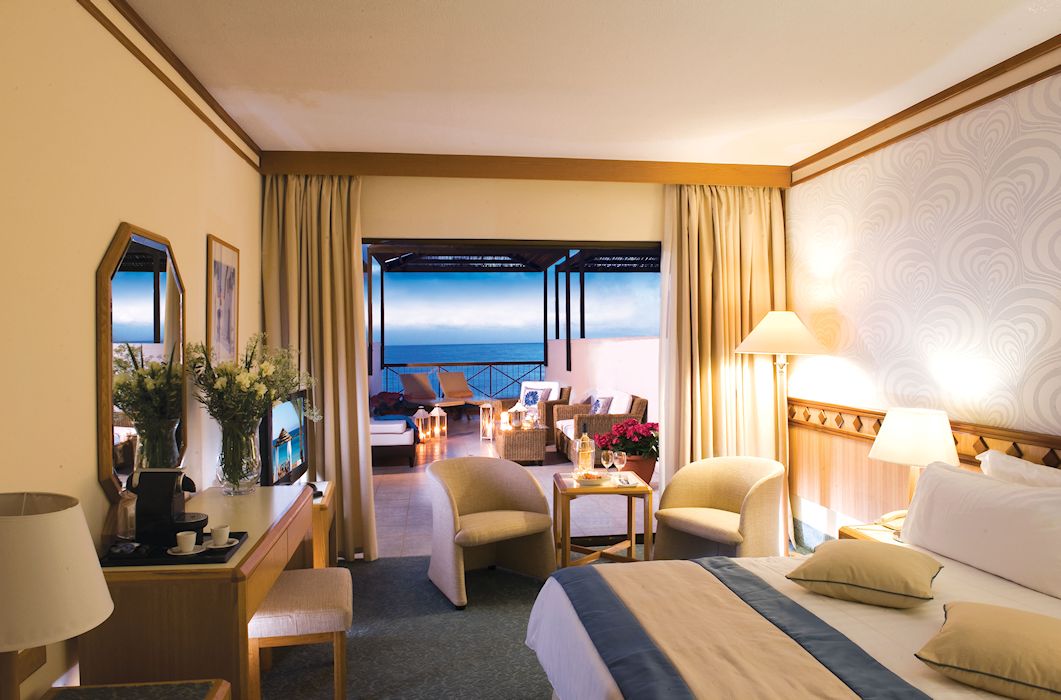 executive_suite_front_sea_view_1