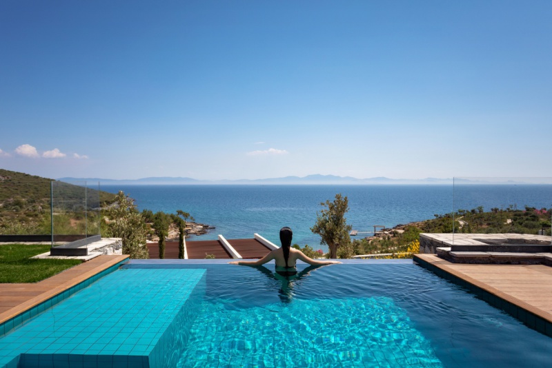 Master_Suite_with_Pool_Sea_View