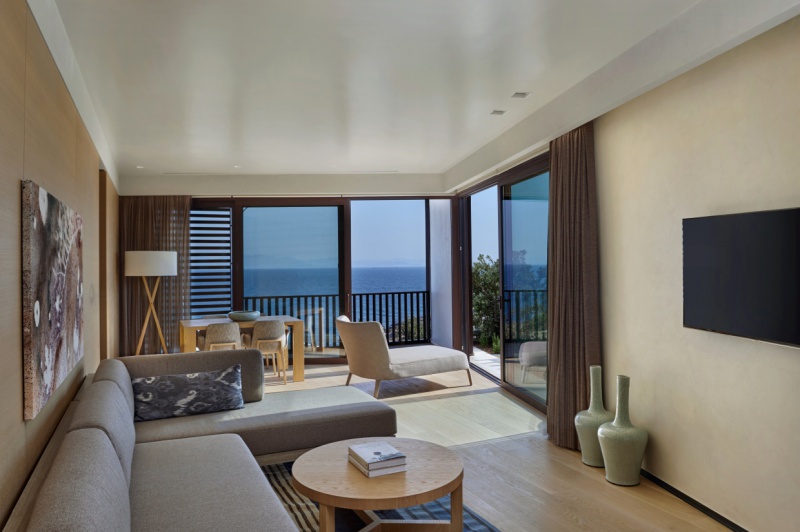 Master_Suite_with_Pool_Sea_View_Living_Room