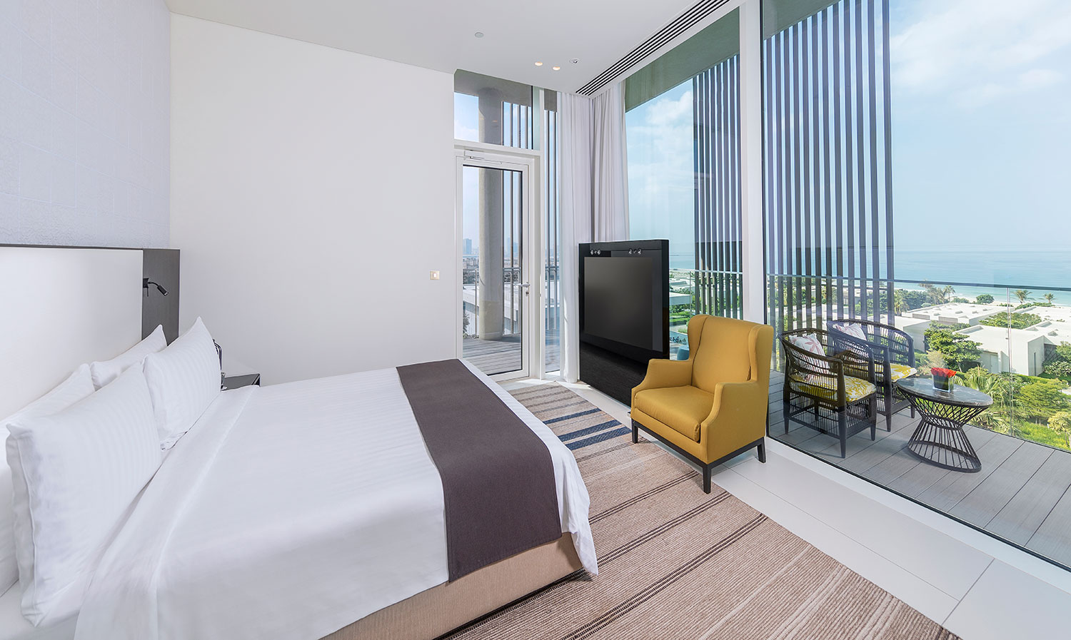 Master-Bedroom,-Kohinoor-Suite-with-Private-Terrace---The-Oberoi-Beach-Resort,-Al-Zorah